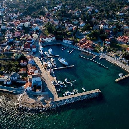 Oaza Lägenhet Nerezine Exteriör bild